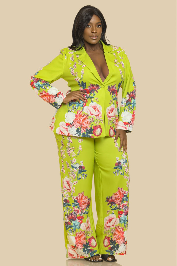 BLAZER W MATCHING PANTS SET IN FLOWER BED PRINT