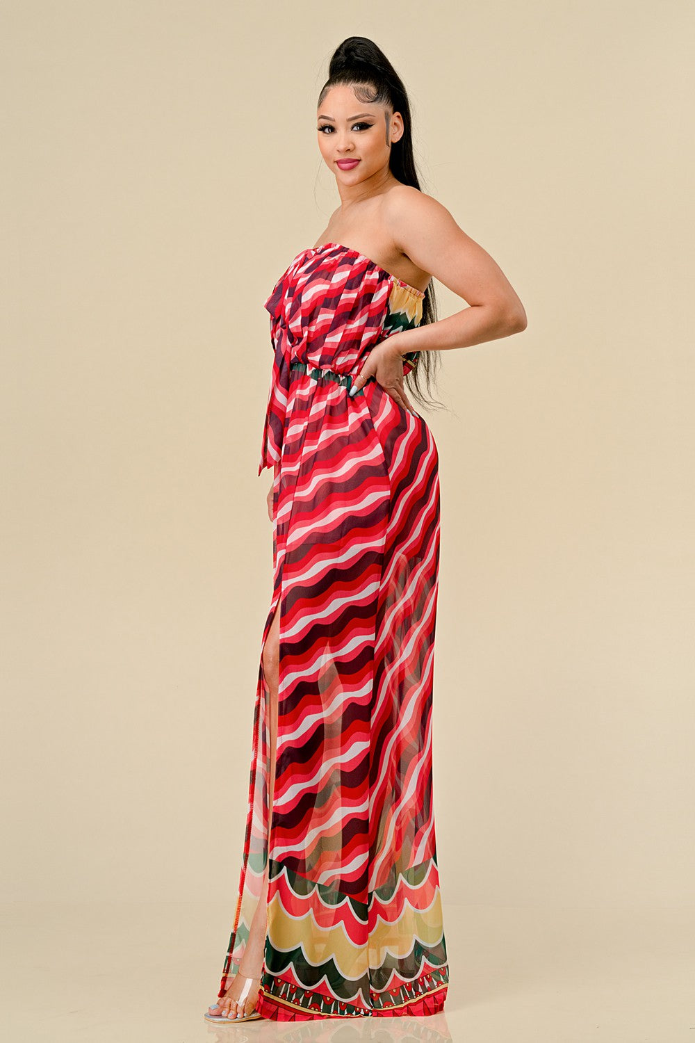 HALTER NECKLINE AND FLOWY MAXI SKIRT